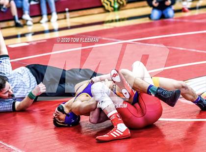 Thumbnail 2 in Shawnee Mission Varsity Invitational  photogallery.