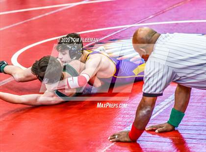 Thumbnail 1 in Shawnee Mission Varsity Invitational  photogallery.
