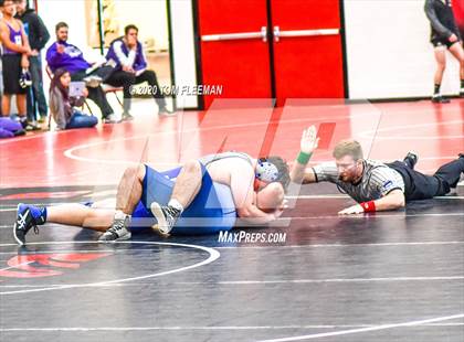 Thumbnail 2 in Shawnee Mission Varsity Invitational  photogallery.
