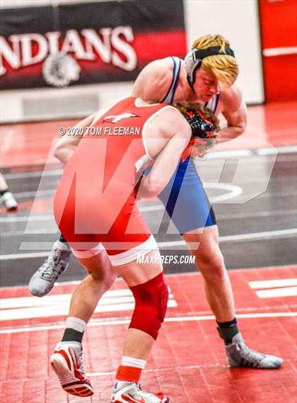 Thumbnail 1 in Shawnee Mission Varsity Invitational  photogallery.