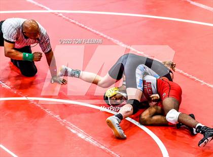 Thumbnail 2 in Shawnee Mission Varsity Invitational  photogallery.