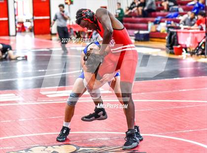 Thumbnail 3 in Shawnee Mission Varsity Invitational  photogallery.