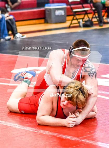 Thumbnail 3 in Shawnee Mission Varsity Invitational  photogallery.