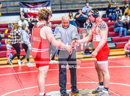 Thumbnail 3 in Shawnee Mission Varsity Invitational  photogallery.