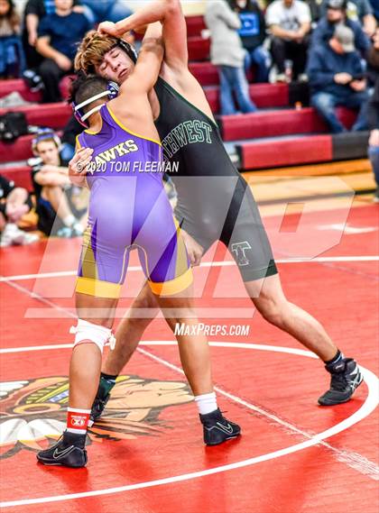 Thumbnail 1 in Shawnee Mission Varsity Invitational  photogallery.
