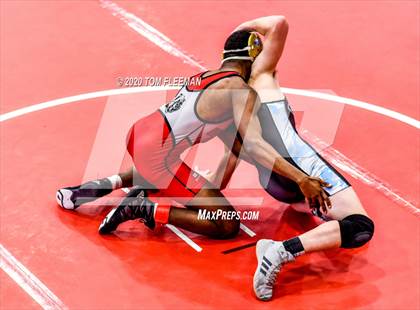 Thumbnail 1 in Shawnee Mission Varsity Invitational  photogallery.