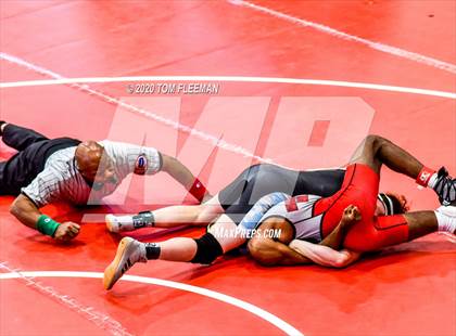 Thumbnail 1 in Shawnee Mission Varsity Invitational  photogallery.