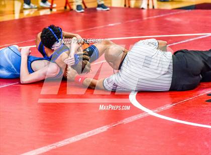 Thumbnail 1 in Shawnee Mission Varsity Invitational  photogallery.