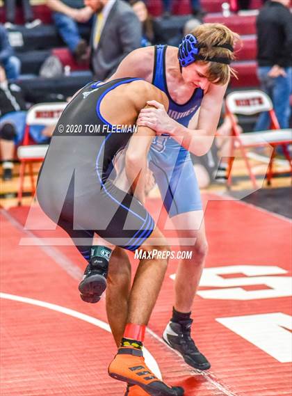 Thumbnail 2 in Shawnee Mission Varsity Invitational  photogallery.