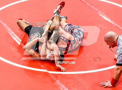Thumbnail 2 in Shawnee Mission Varsity Invitational  photogallery.