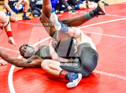 Thumbnail 2 in Shawnee Mission Varsity Invitational  photogallery.