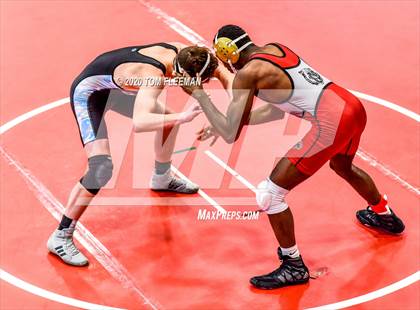 Thumbnail 1 in Shawnee Mission Varsity Invitational  photogallery.