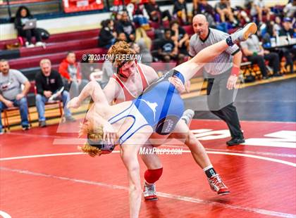 Thumbnail 2 in Shawnee Mission Varsity Invitational  photogallery.