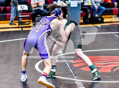 Thumbnail 3 in Shawnee Mission Varsity Invitational  photogallery.