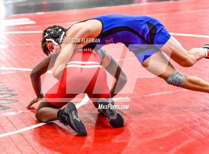 Thumbnail 1 in Shawnee Mission Varsity Invitational  photogallery.