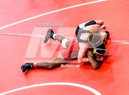 Thumbnail 1 in Shawnee Mission Varsity Invitational  photogallery.