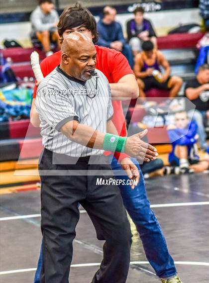 Thumbnail 2 in Shawnee Mission Varsity Invitational  photogallery.