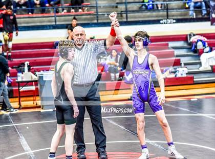 Thumbnail 1 in Shawnee Mission Varsity Invitational  photogallery.