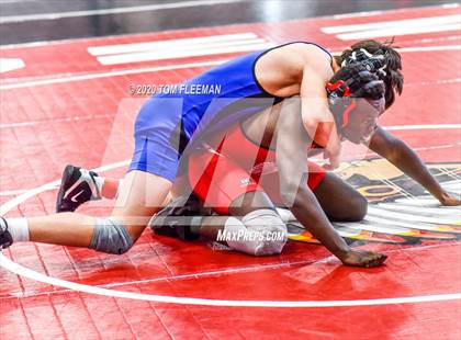 Thumbnail 2 in Shawnee Mission Varsity Invitational  photogallery.
