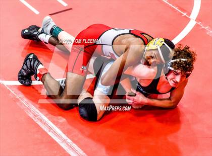 Thumbnail 2 in Shawnee Mission Varsity Invitational  photogallery.