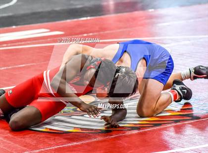 Thumbnail 3 in Shawnee Mission Varsity Invitational  photogallery.
