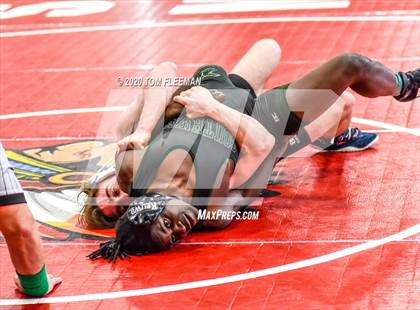 Thumbnail 2 in Shawnee Mission Varsity Invitational  photogallery.