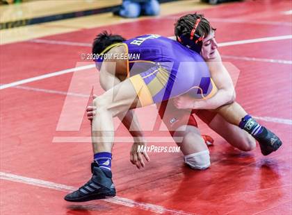 Thumbnail 2 in Shawnee Mission Varsity Invitational  photogallery.