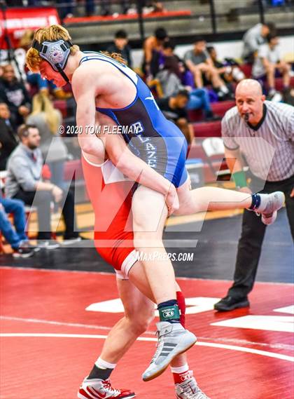 Thumbnail 2 in Shawnee Mission Varsity Invitational  photogallery.