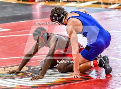 Thumbnail 2 in Shawnee Mission Varsity Invitational  photogallery.