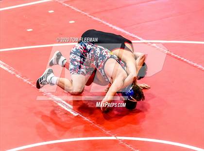 Thumbnail 3 in Shawnee Mission Varsity Invitational  photogallery.