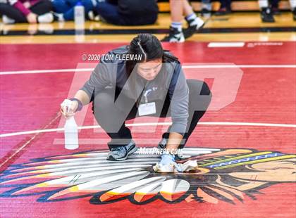 Thumbnail 2 in Shawnee Mission Varsity Invitational  photogallery.