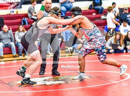 Thumbnail 2 in Shawnee Mission Varsity Invitational  photogallery.