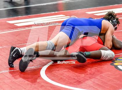 Thumbnail 3 in Shawnee Mission Varsity Invitational  photogallery.
