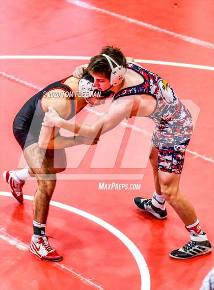 Thumbnail 2 in Shawnee Mission Varsity Invitational  photogallery.