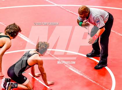 Thumbnail 3 in Shawnee Mission Varsity Invitational  photogallery.