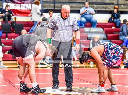 Thumbnail 2 in Shawnee Mission Varsity Invitational  photogallery.