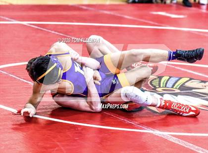 Thumbnail 3 in Shawnee Mission Varsity Invitational  photogallery.