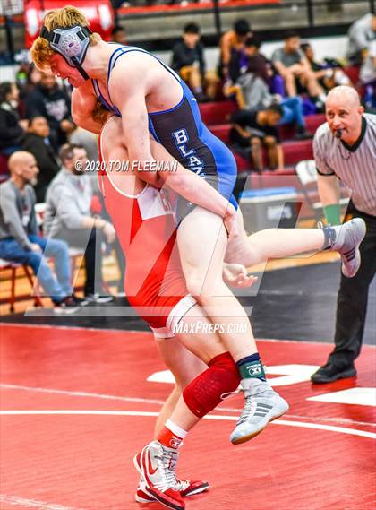 Thumbnail 1 in Shawnee Mission Varsity Invitational  photogallery.