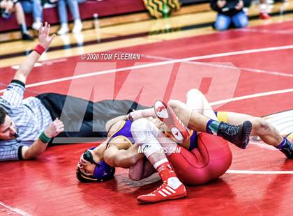Thumbnail 1 in Shawnee Mission Varsity Invitational  photogallery.
