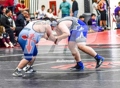 Thumbnail 2 in Shawnee Mission Varsity Invitational  photogallery.