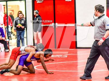 Thumbnail 1 in Shawnee Mission Varsity Invitational  photogallery.