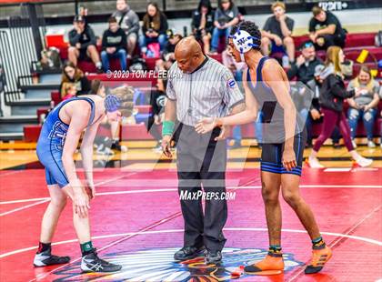Thumbnail 2 in Shawnee Mission Varsity Invitational  photogallery.