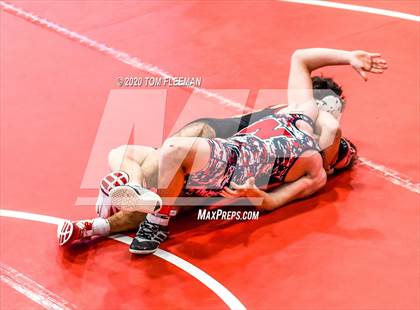 Thumbnail 1 in Shawnee Mission Varsity Invitational  photogallery.