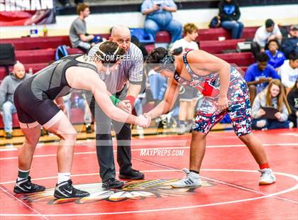 Thumbnail 3 in Shawnee Mission Varsity Invitational  photogallery.