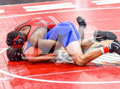 Thumbnail 2 in Shawnee Mission Varsity Invitational  photogallery.