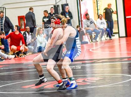 Thumbnail 3 in Shawnee Mission Varsity Invitational  photogallery.