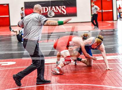 Thumbnail 3 in Shawnee Mission Varsity Invitational  photogallery.