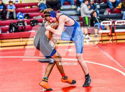 Thumbnail 3 in Shawnee Mission Varsity Invitational  photogallery.