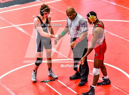 Thumbnail 2 in Shawnee Mission Varsity Invitational  photogallery.