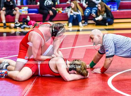 Thumbnail 2 in Shawnee Mission Varsity Invitational  photogallery.